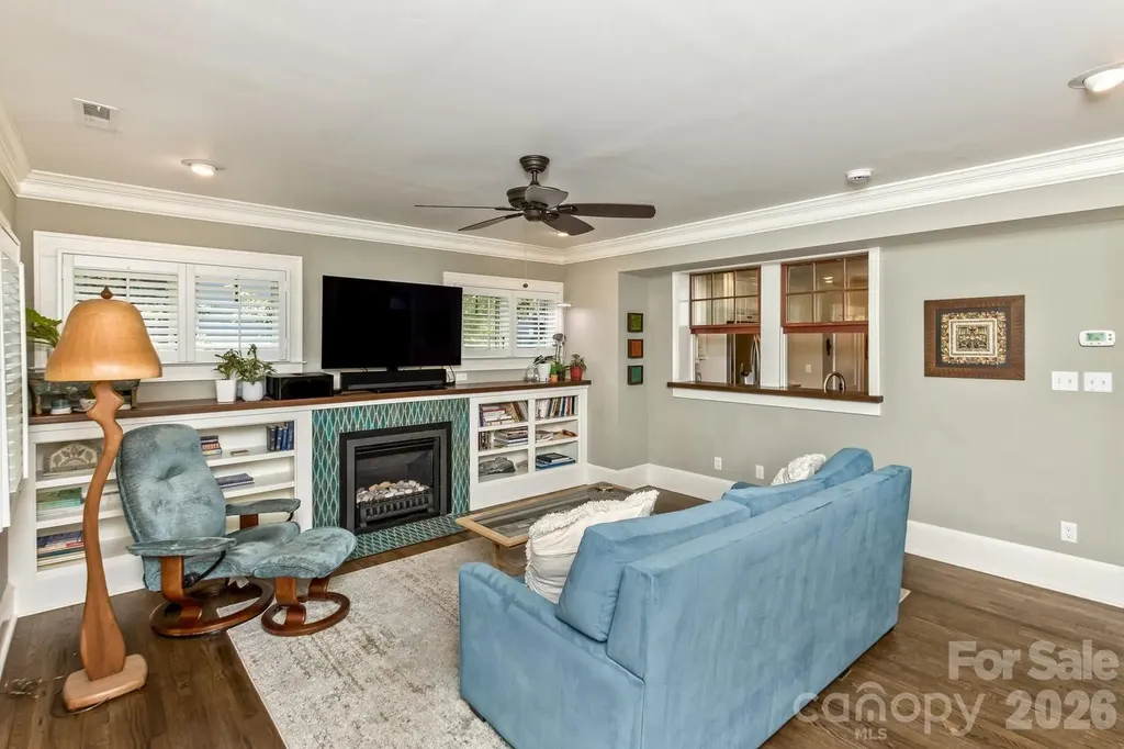 23 Woodvale Avenue Asheville NC 28804