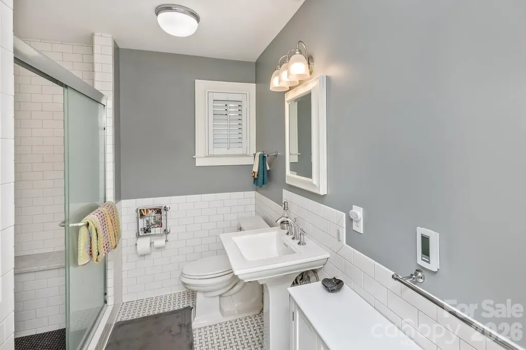 23 Woodvale Avenue Asheville NC 28804