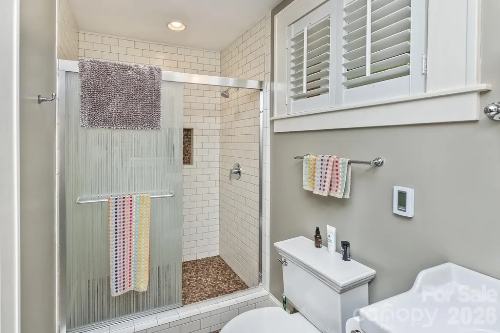 23 Woodvale Avenue Asheville NC 28804
