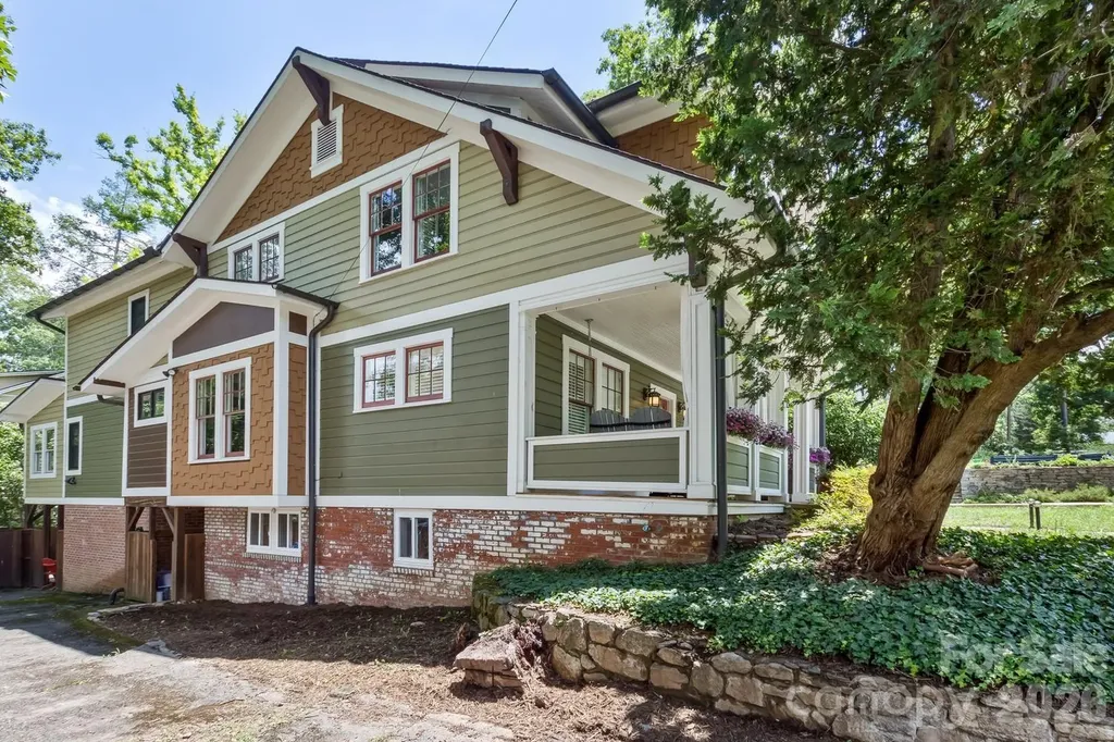 23 Woodvale Avenue Asheville NC 28804