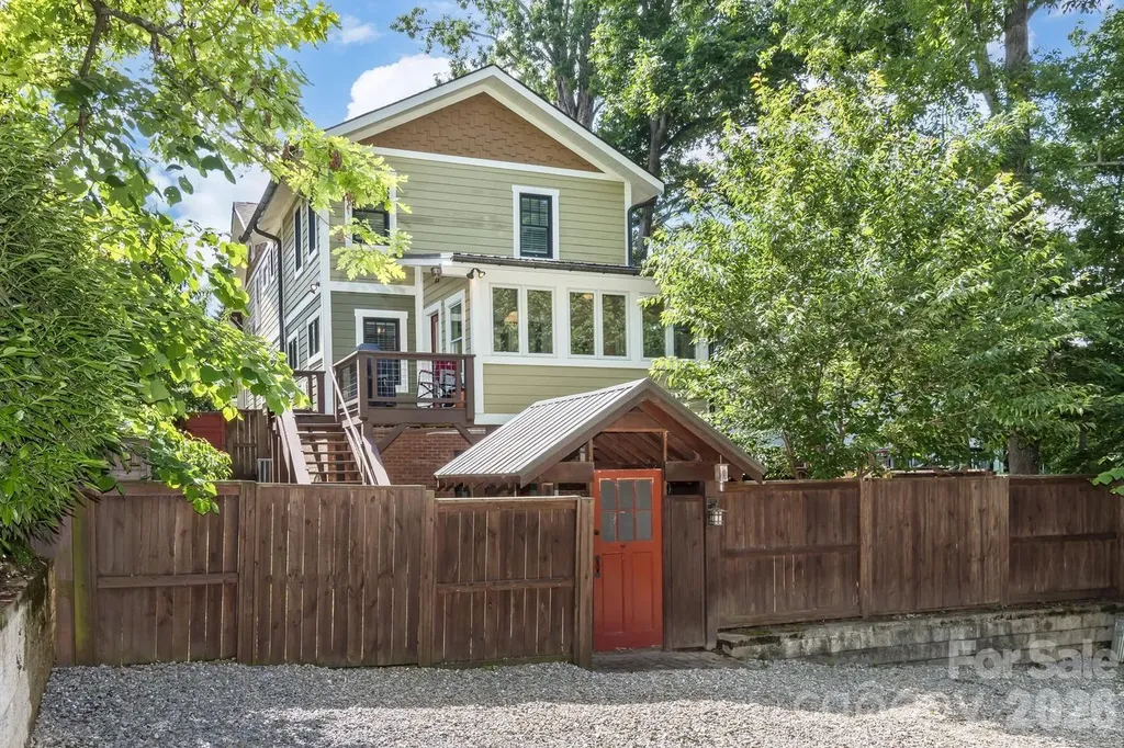 23 Woodvale Avenue Asheville NC 28804