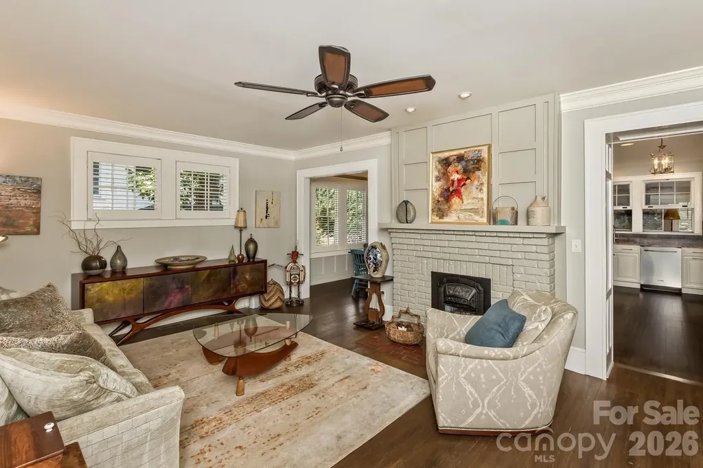 23 Woodvale Avenue Asheville NC 28804