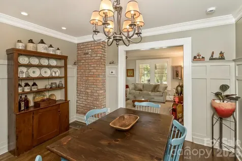 23 Woodvale Avenue Asheville NC 28804