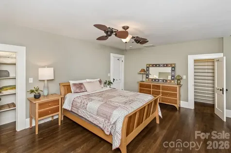 23 Woodvale Avenue Asheville NC 28804
