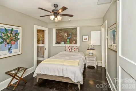 23 Woodvale Avenue Asheville NC 28804