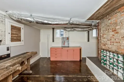 23 Woodvale Avenue Asheville NC 28804