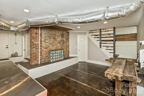 23 Woodvale Avenue Asheville NC 28804