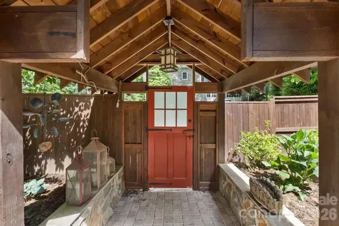 23 Woodvale Avenue Asheville NC 28804