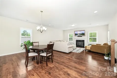 3173 Pinehills Way Mount Holly NC 28120