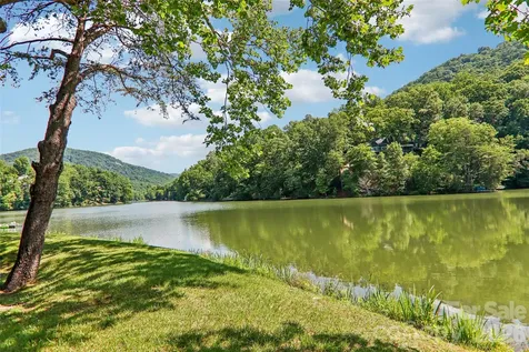 147 W Lake Drive S Lake Lure NC 28746