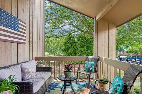 147 W Lake Drive S Lake Lure NC 28746
