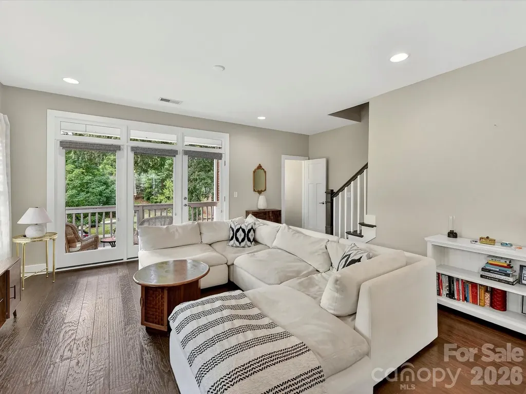 131 Grandin Road Charlotte NC 28208