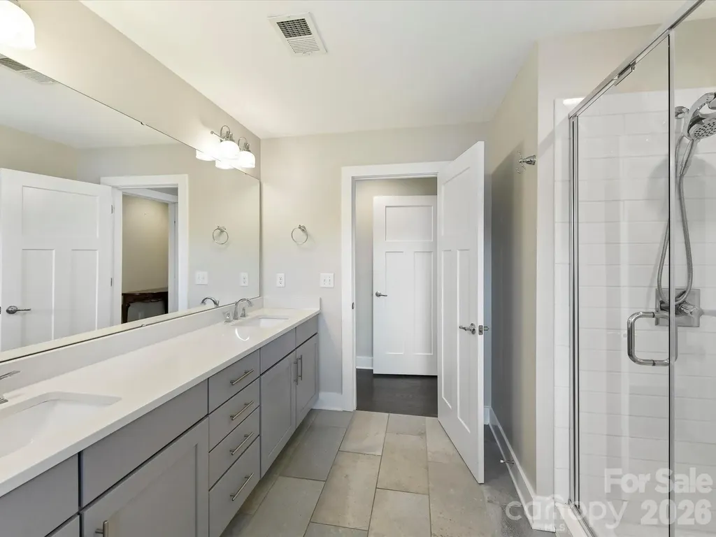 131 Grandin Road Charlotte NC 28208