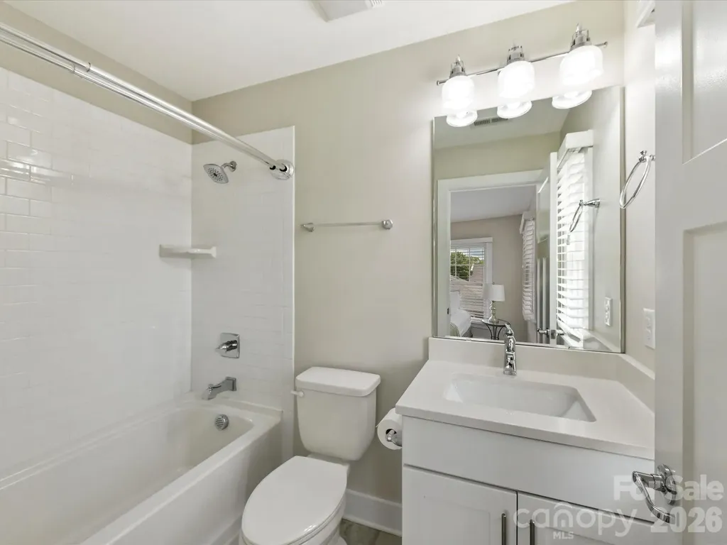 131 Grandin Road Charlotte NC 28208