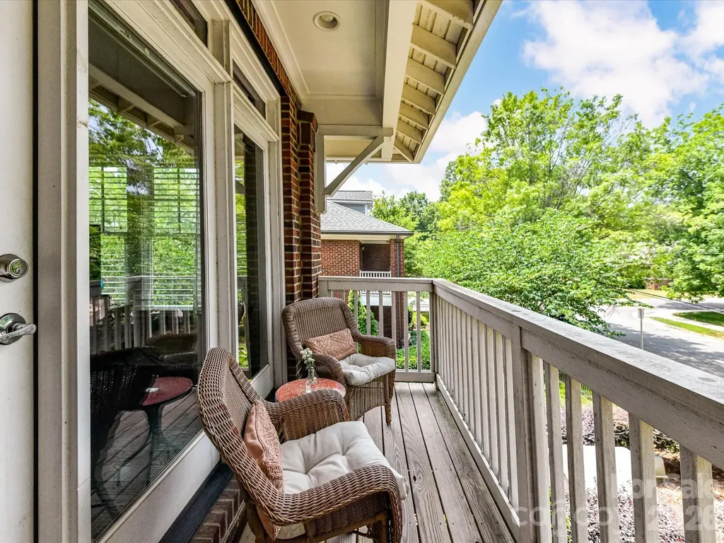 131 Grandin Road Charlotte NC 28208