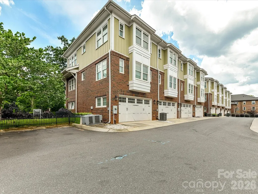 131 Grandin Road Charlotte NC 28208