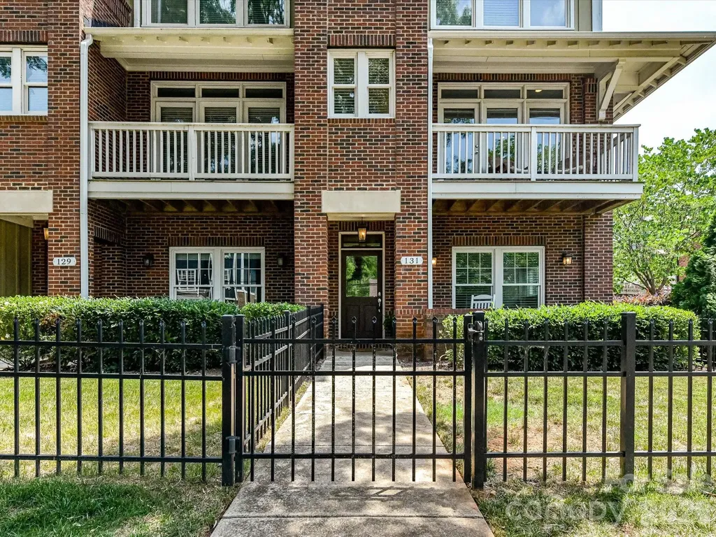 131 Grandin Road Charlotte NC 28208