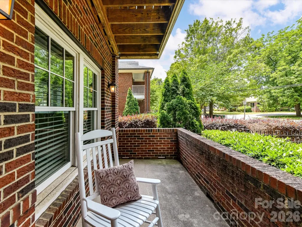 131 Grandin Road Charlotte NC 28208