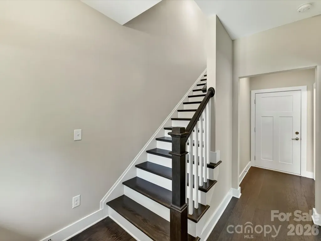 131 Grandin Road Charlotte NC 28208