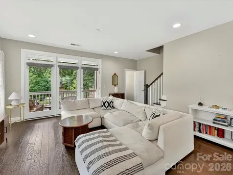 131 Grandin Road Charlotte NC 28208
