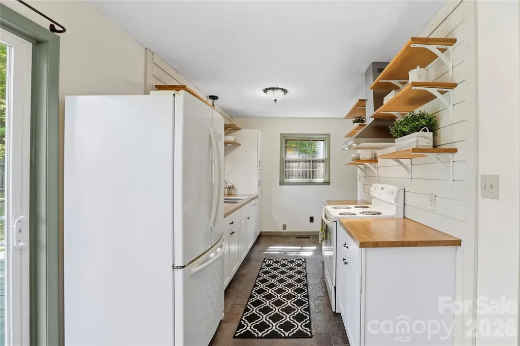 38 Nixon Terrace Asheville NC 28805