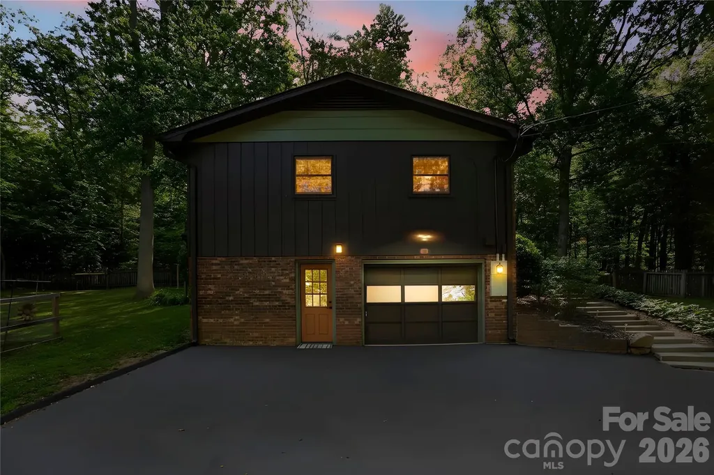 38 Nixon Terrace Asheville NC 28805