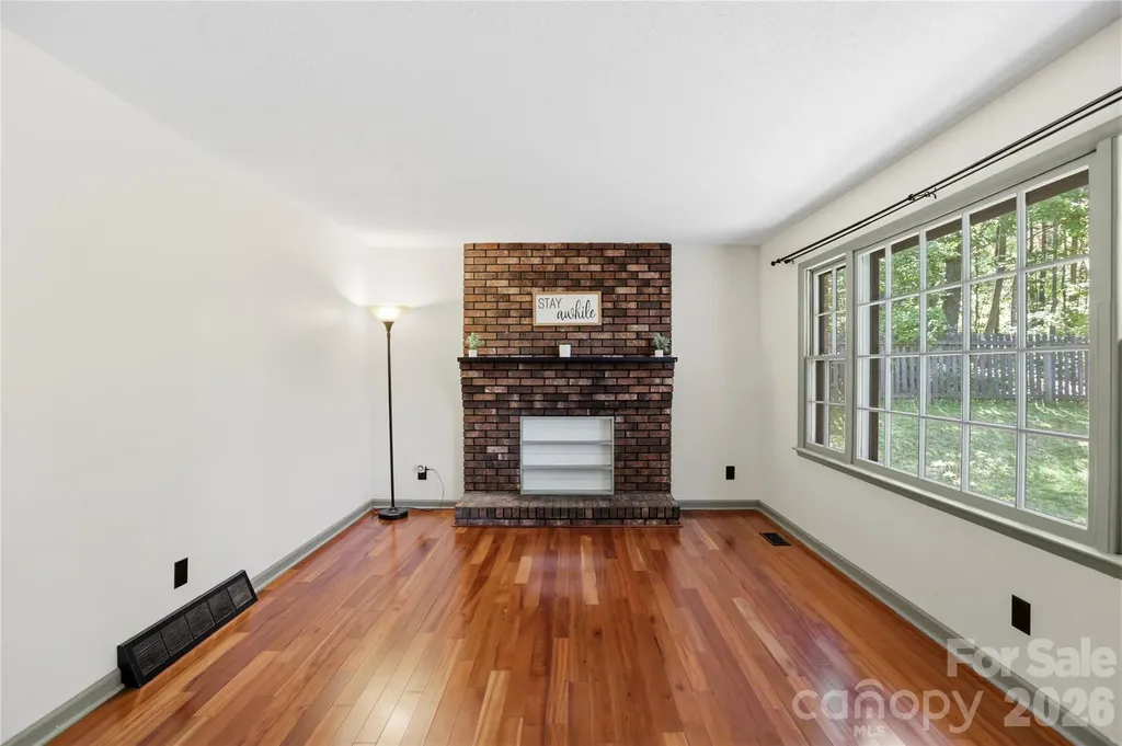 38 Nixon Terrace Asheville NC 28805