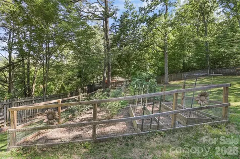38 Nixon Terrace Asheville NC 28805