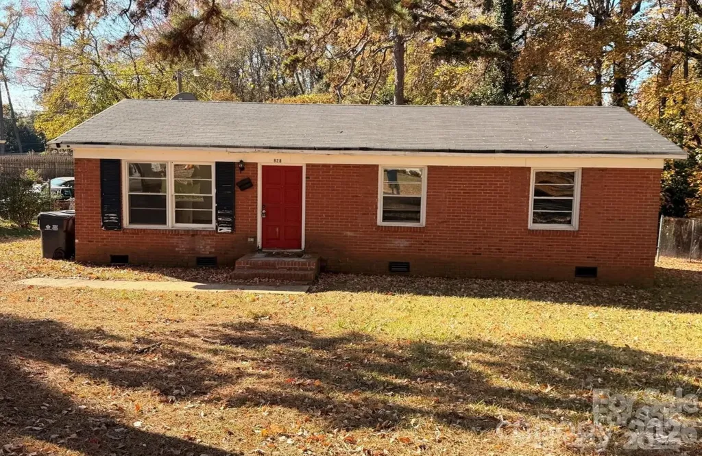 828 Tennyson Drive Charlotte NC 28208