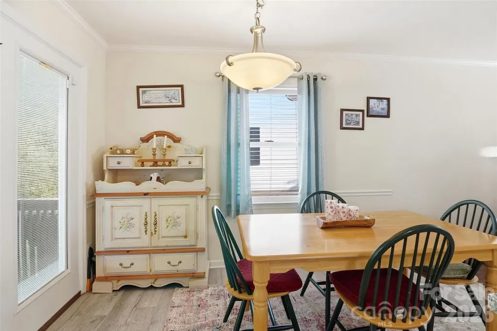6027 Crape Myrtle Lane Charlotte NC 28216