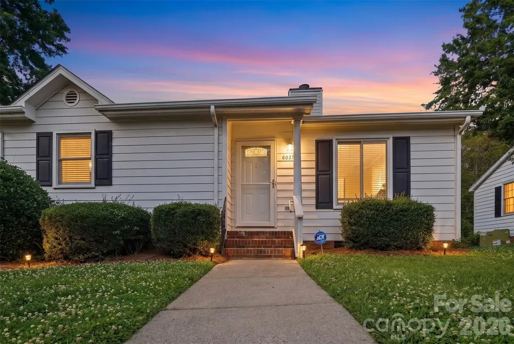 6027 Crape Myrtle Lane Charlotte NC 28216