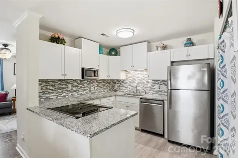 6027 Crape Myrtle Lane Charlotte NC 28216