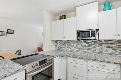 6027 Crape Myrtle Lane Charlotte NC 28216