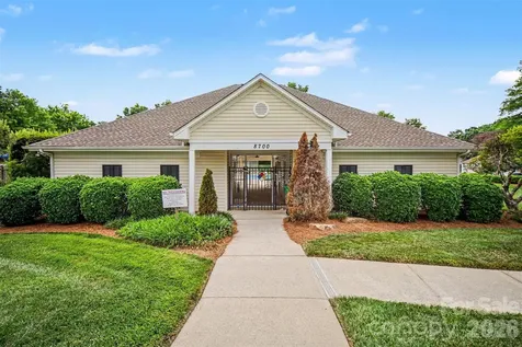 10026 Dauphine Drive Charlotte NC 28216