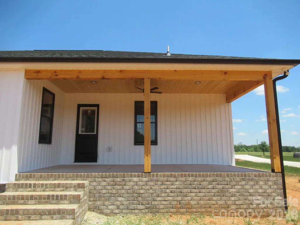 379 Northbrook Iii School Road Vale NC 28168