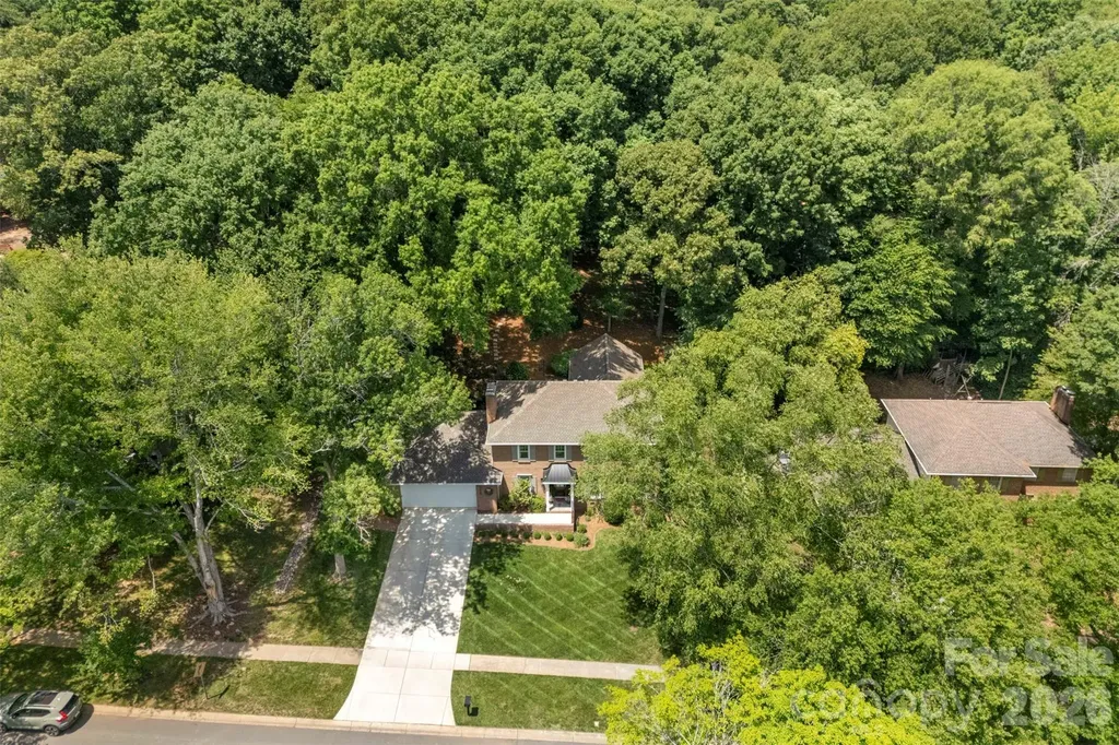 6613 Rocky Falls Road Charlotte NC 28211