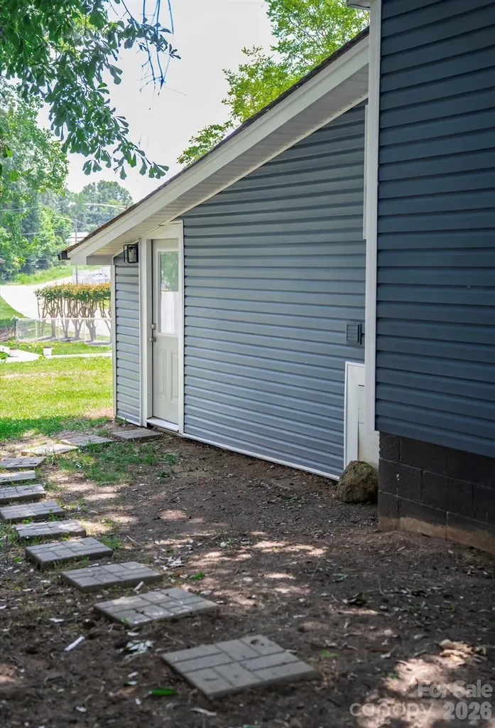 1215 W 4th Avenue Gastonia NC 28052