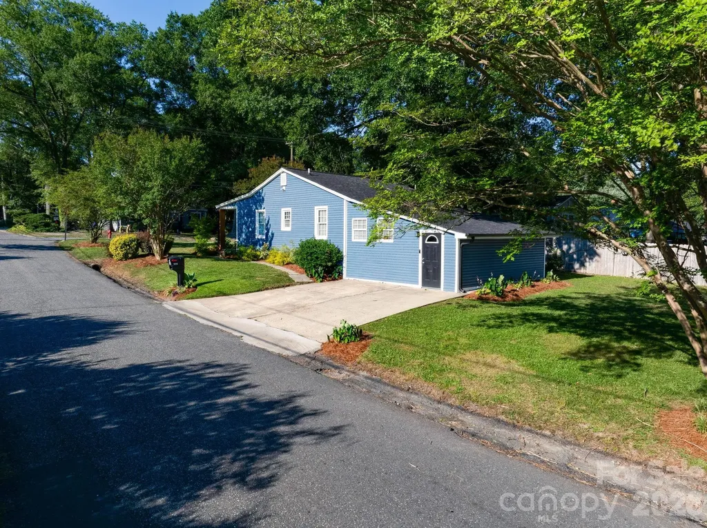 1215 W Fourth Avenue Gastonia NC 28052