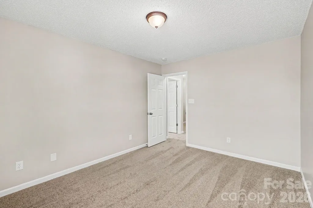9828 Aventide Lane Charlotte NC 28215