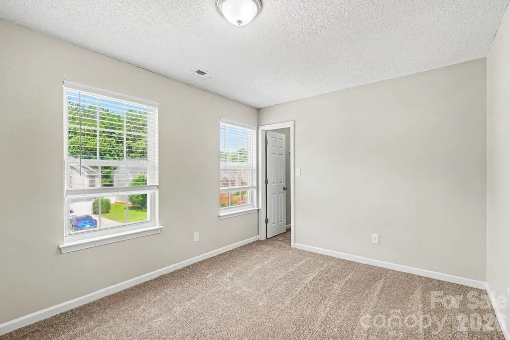 9828 Aventide Lane Charlotte NC 28215