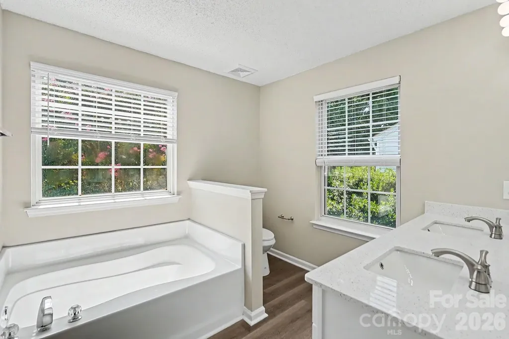 9828 Aventide Lane Charlotte NC 28215