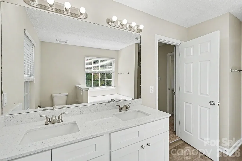 9828 Aventide Lane Charlotte NC 28215