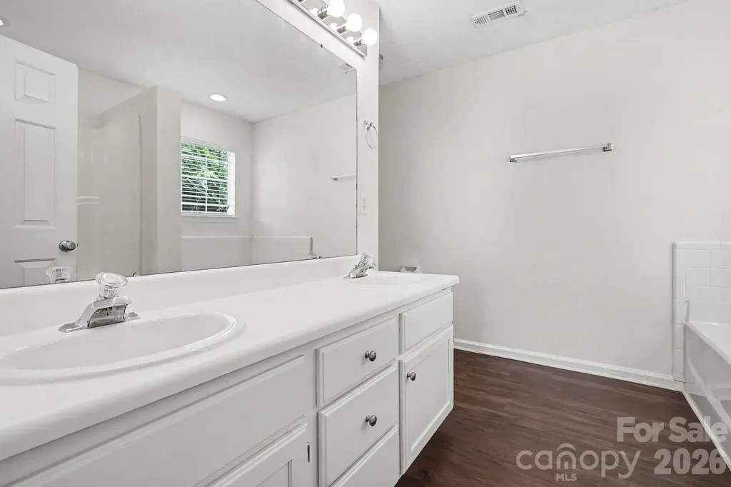 12127 Landing Green Drive Charlotte NC 28277