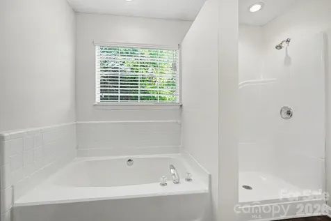 12127 Landing Green Drive Charlotte NC 28277