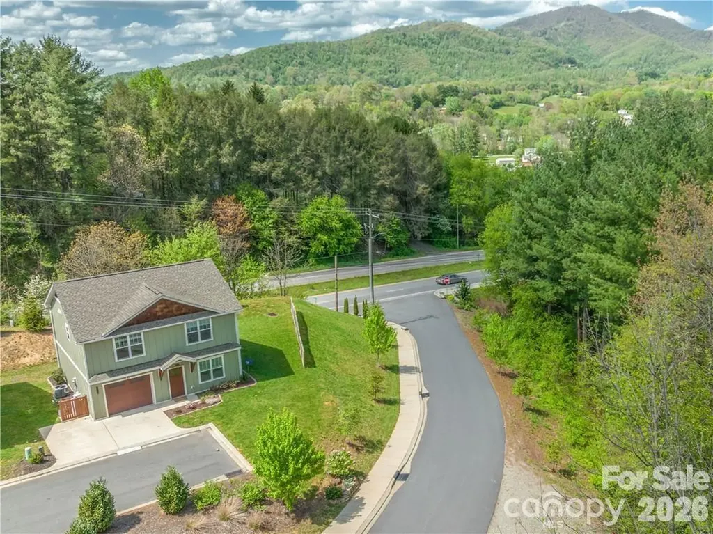 101 Towne Place Clyde NC 28721