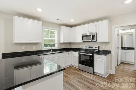 3109 Cochrane Drive Charlotte NC 28269