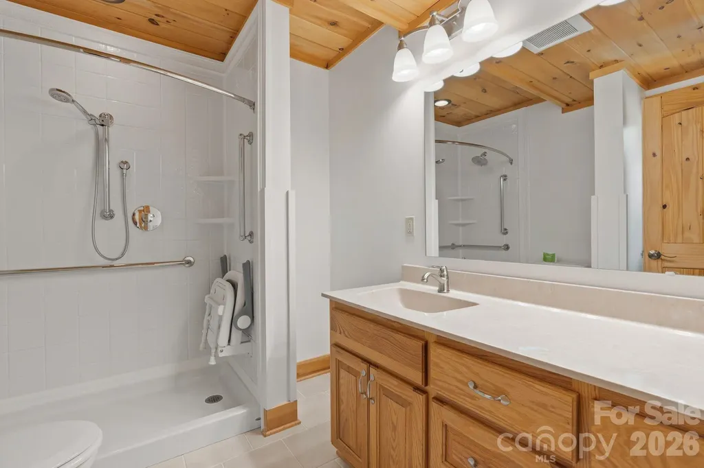 280 Hidden Lake Parkway Nebo NC 28761
