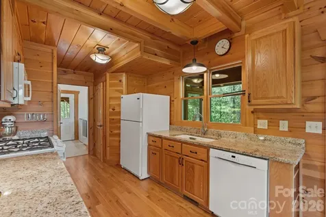 280 Hidden Lake Parkway Nebo NC 28761