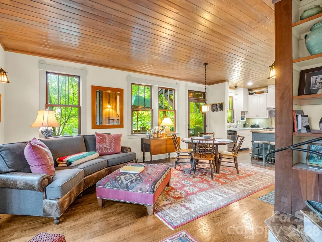 46 Cheshire Drive Black Mountain NC 28711