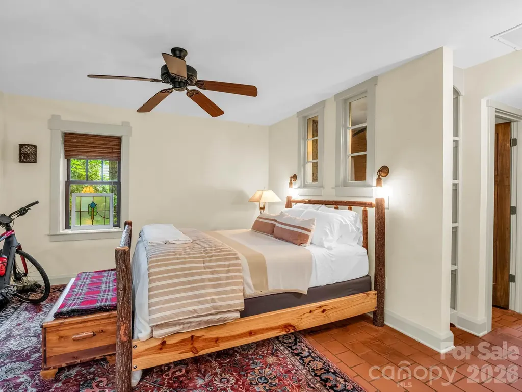46 Cheshire Drive Black Mountain NC 28711